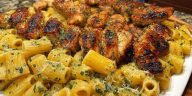 Cheesy Rigatoni with Garlic Parmesan Chicken