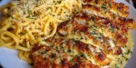 Chicken Smothered in Cheesy Alfredo Three-Cheese Spaghetti Sauce
