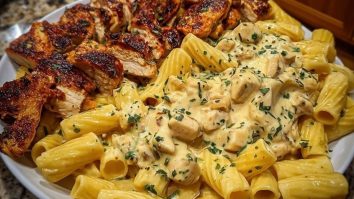 Creamy Velveeta Chicken Rigatoni with Mozzarella Garlic Sauce