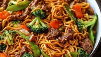 Savory Beef Lo Mein with Vegetables