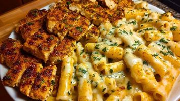 Spicy Cajun Chicken Rigatoni in Creamy Mozzarella Alfredo