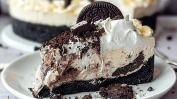 Easy No-Bake Oreo Pie Everyone Will Love