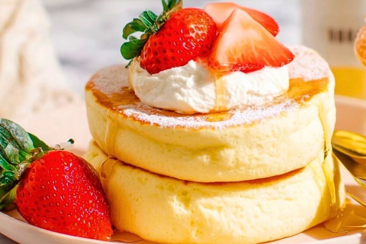 Jiggly Japanese Soufflé Pancakes