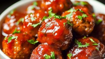 Juicy Saucy Dinner That Cooks Itself