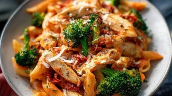 Sun-Dried Tomato and Chicken Penne with Broccoli