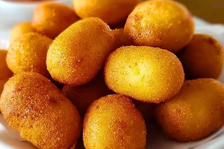 Easy Homemade Corn Dog Bites